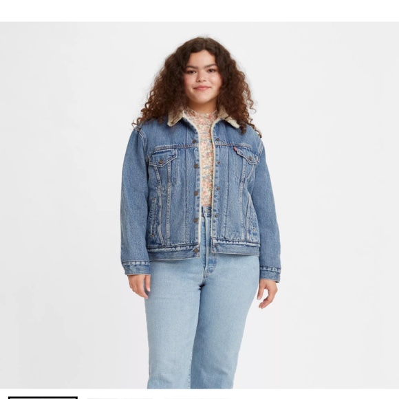 Levi's Jackets & Blazers - NWT LEVI’S PREMIUM EX-BOYFRIEND SHERPA TRUCKER JACKET